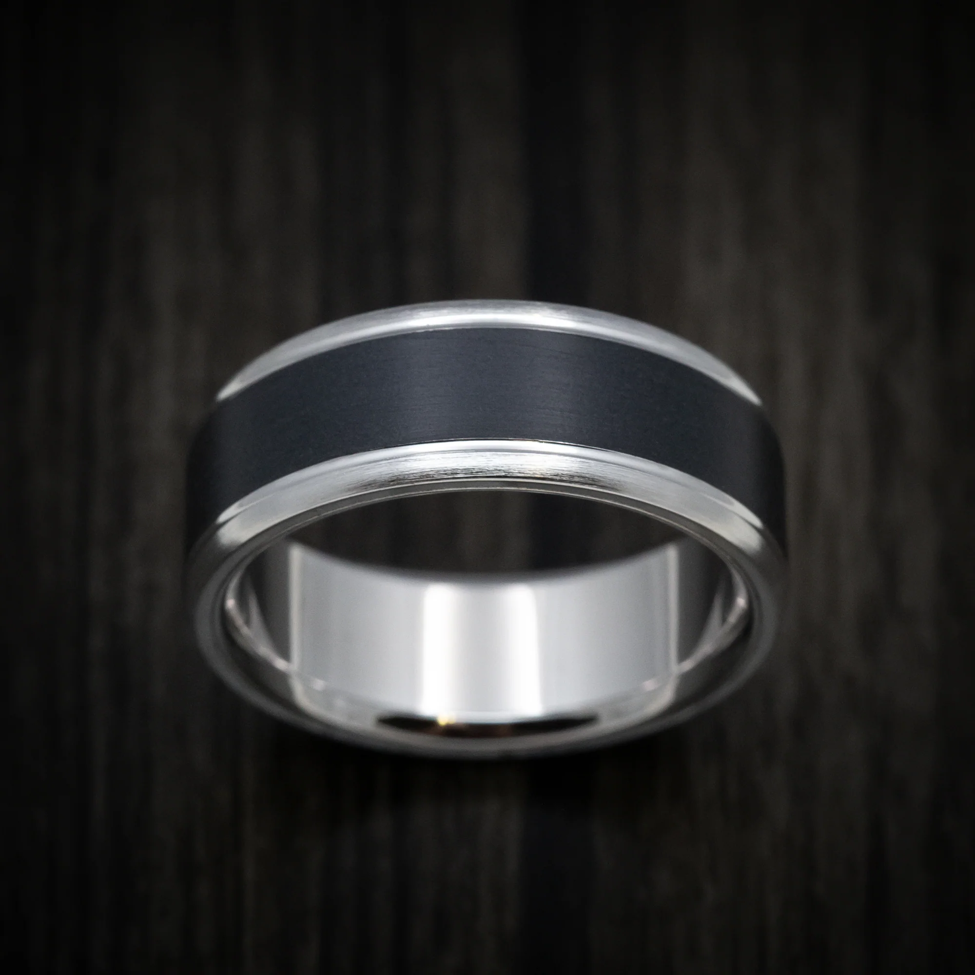 14K Gold and Carbon Fiber Men's Ring - Image 2