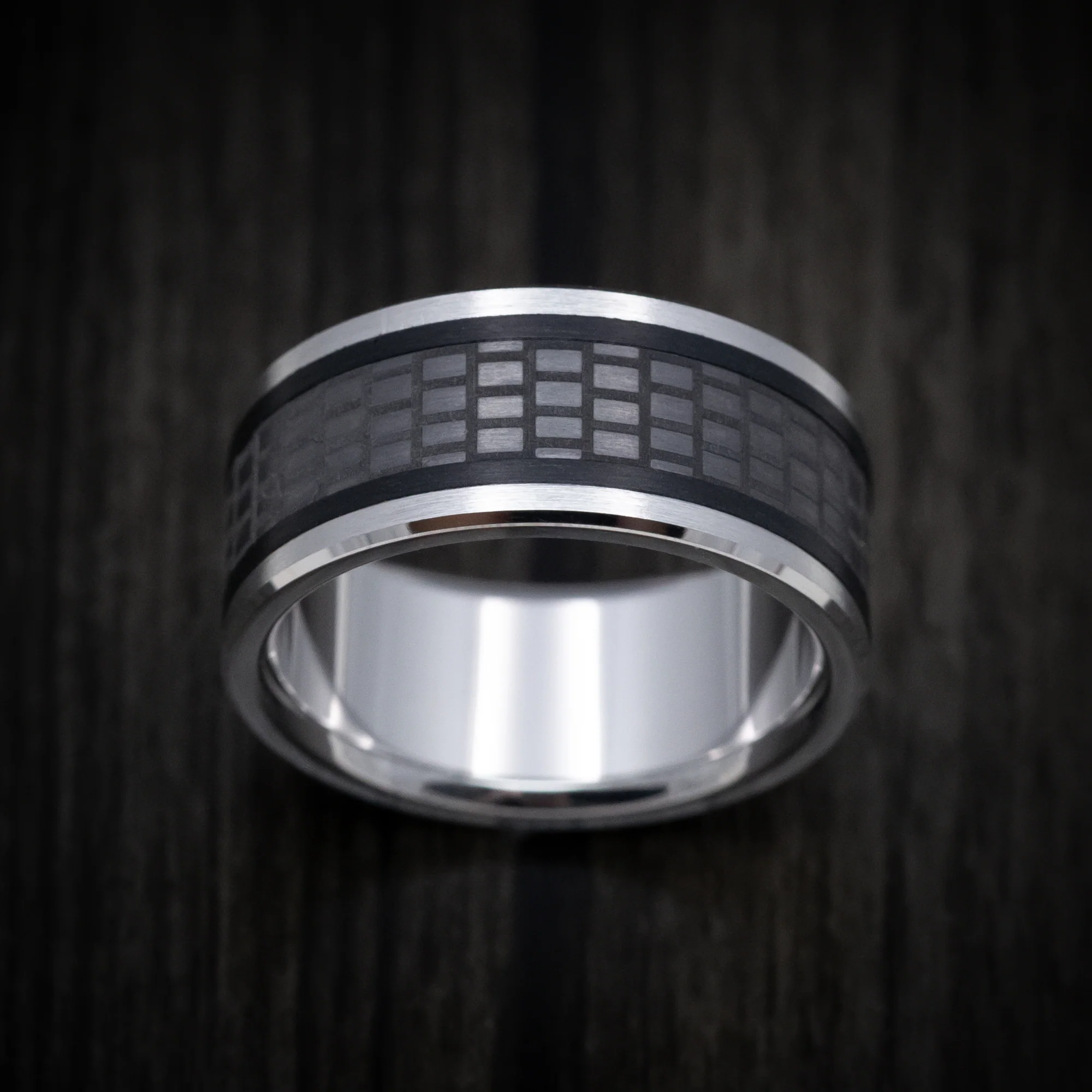 14K Gold and Tantalum Men's Ring with Carbon Accents and Design Pattern - Image 2