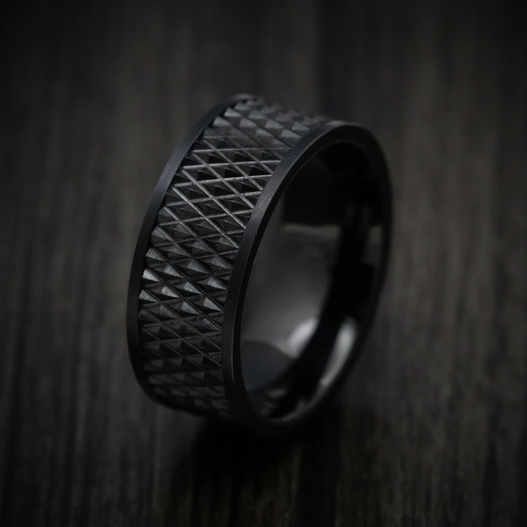 Black Tungsten Men's Ring with Knurl Pattern - Image 3