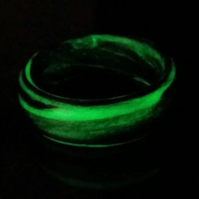 Carbon Fiber Men's Ring with Green Glow Marbled Design - Image 5