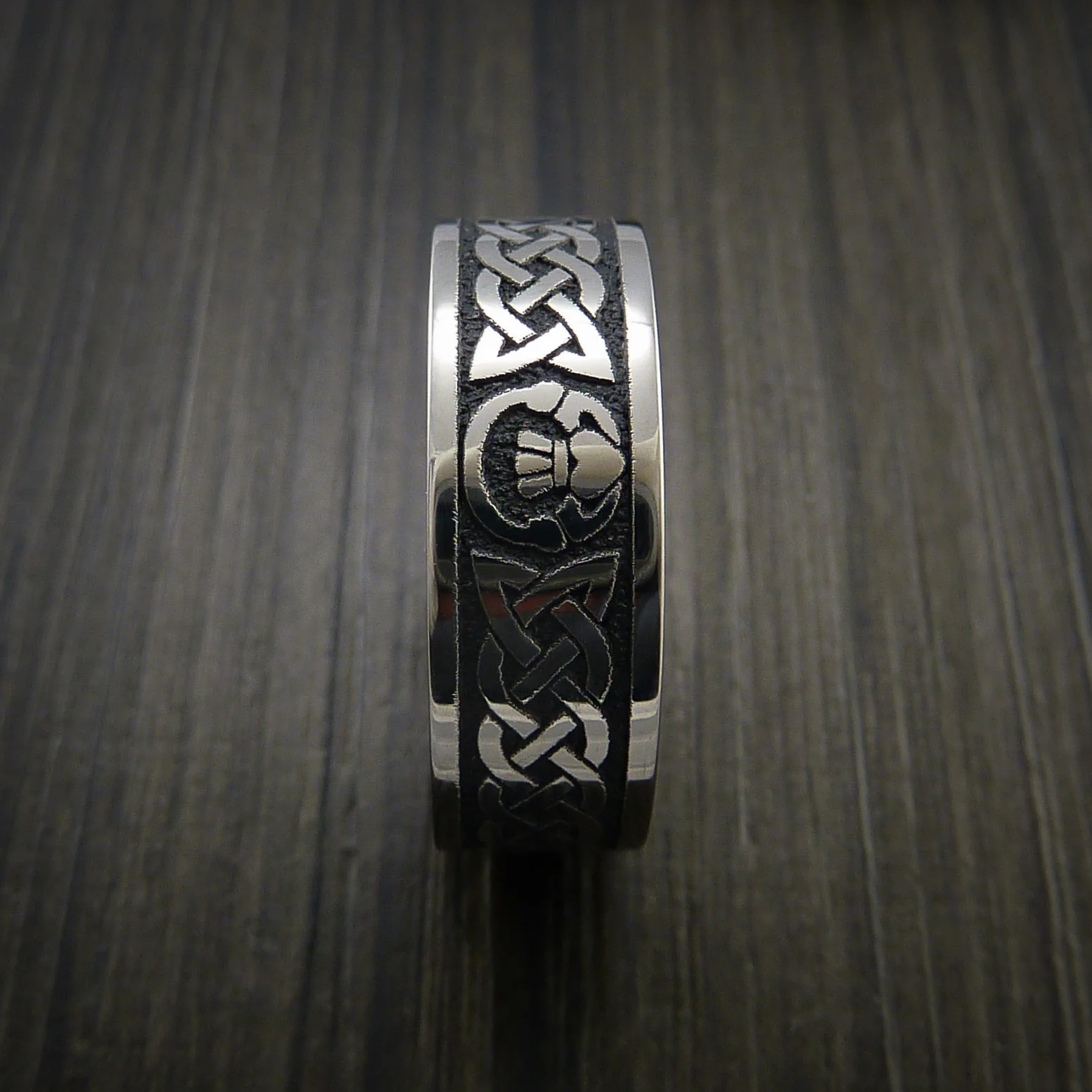 Titanium Celtic Irish Claddagh Men's Ring Carved Hands Clasping Heart Band - Image 4