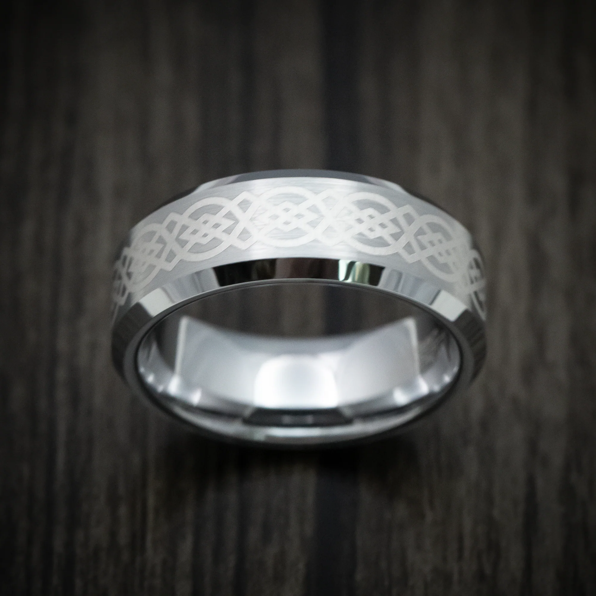 Tungsten Men's Ring with Celtic Knot Pattern - Image 2